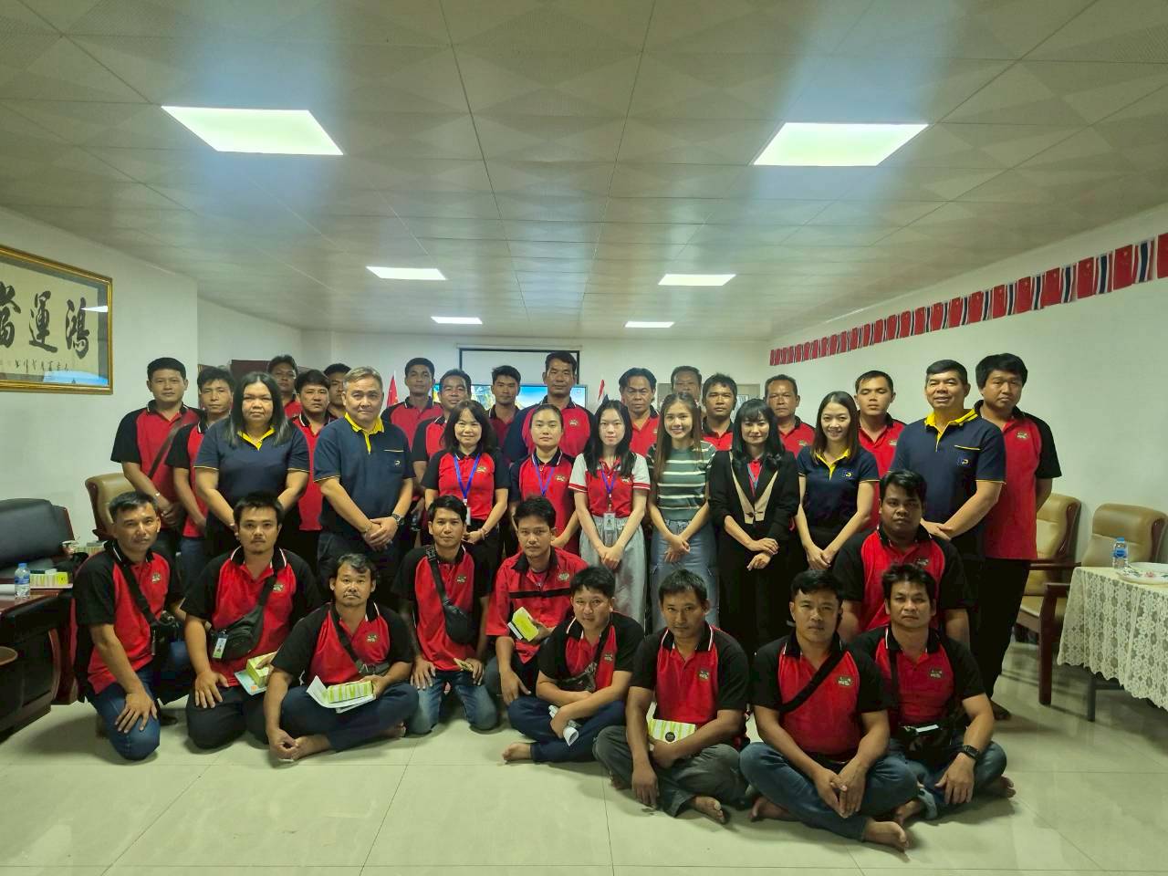 อบรมขับขี่ปลอดภัยให้ความรู้ ความเข้าใจ กรมธรรม์ประกันภัยภาคบังคับและภาคสมัครใจ พนักงานบจก. วาย.วาย.เอส อินเตอร์เนชั่นแนล โลจิสติกส์