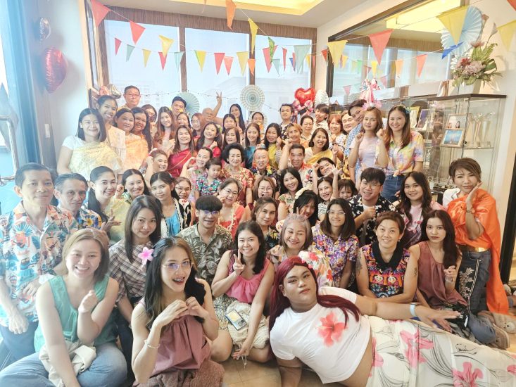 พิธีสรงน้ำ และรดน้ำดำหัวขอพรจากผู้ใหญ่ 10 เมษายน 2568